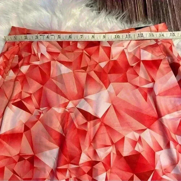 Nike Women's Dri-FIT Victory UV 17" Printed Golf Skorts - Picture 11 of 11